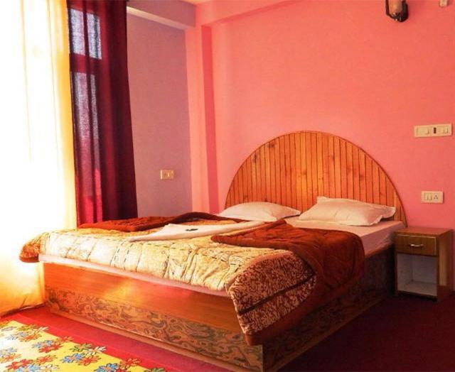 Hotel Kingston Manāli Kültér fotó